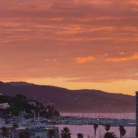 Appartement Vue Mer Au Lavandou Le Lavandou Exteriér fotografie